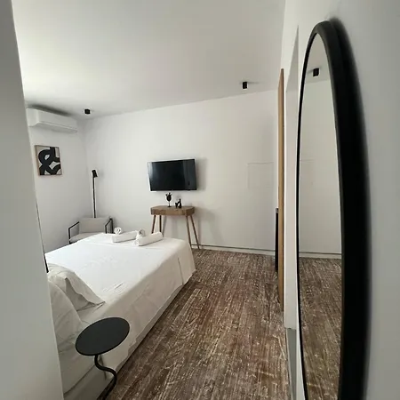 Oro Budget Apartment